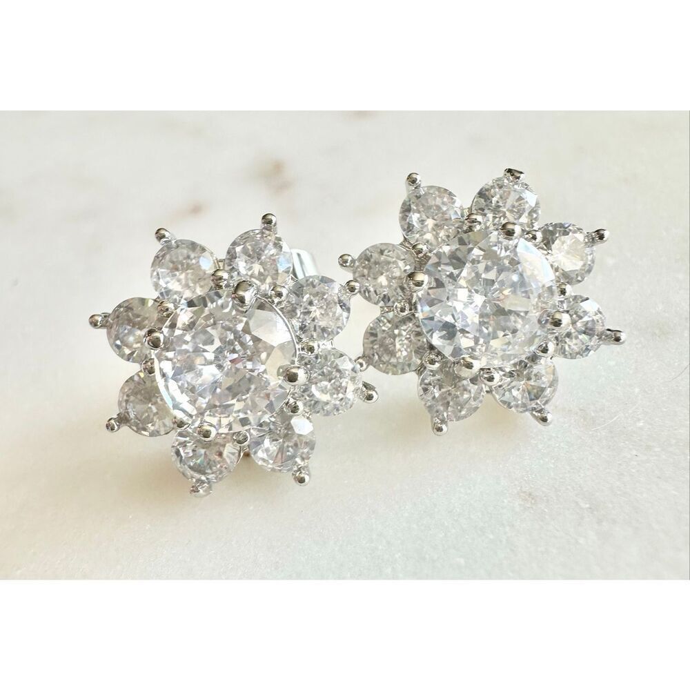 Super sparkly cubic zirconia round cut flower stud classy earrings